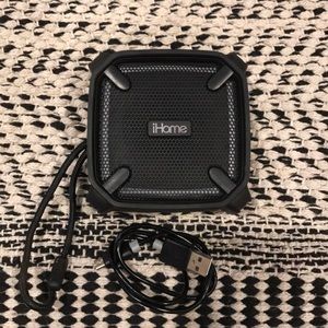 Weather tough water resistant  Ihome speaker